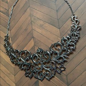 A simply beautiful collar necklace!
